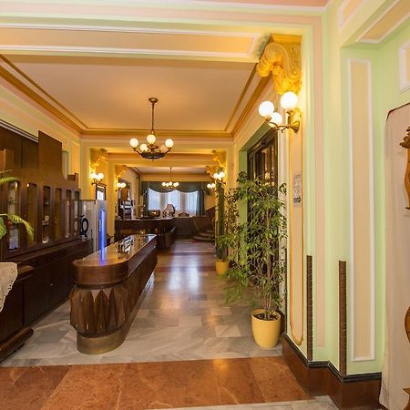 Hotel Tisza Es Thermalfuerdo Сольнок Экстерьер фото